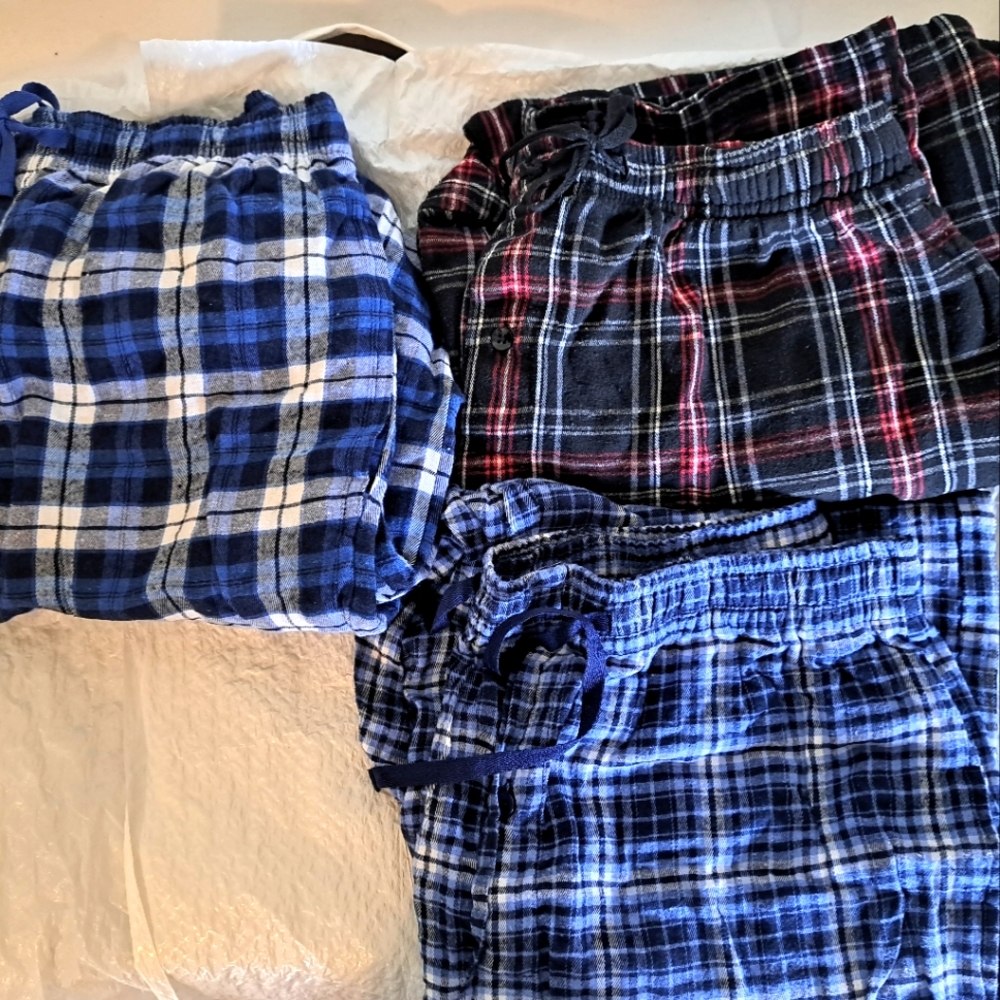 Plaid Mens Large Pajamas. Three Pairs